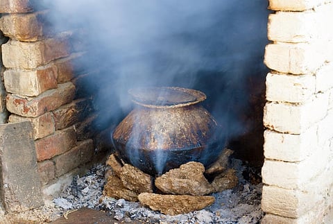 The global population lacking access to clean cooking fell from 2.9 billion in 2010 to 2.3 billion in 2021, but the goal of universal access by 2030 remains elusive. Photo: iStock