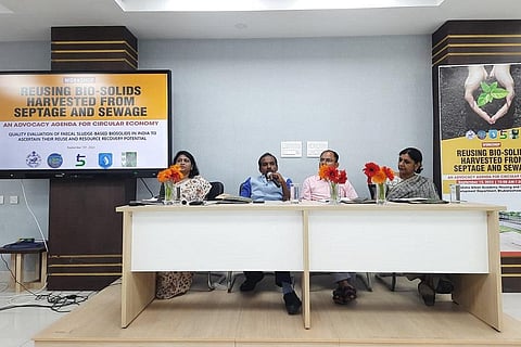 सेंटर फॉर साइंस एंड एनवायरमेंट (सीएसई) और ओडिशा के आवास व शहरी विकास विभाग द्वारा एक कार्यशाला का आयोजन किया गया। फोोटो- सीएसई 