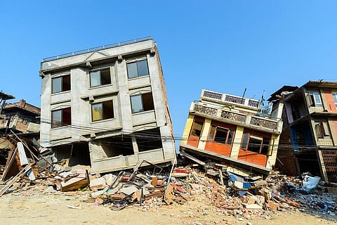 नेपाल में भूूकंप का असर भारत के कई हिस्सों में दिखता है। फोटो: आईस्टॉक 