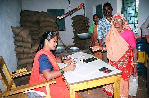 स्वयं सहायता समूहों के माध्यम से महिलाएं निरंतर सशक्त हो रही हैं। फाइल फोटो: रुक्सन बोस