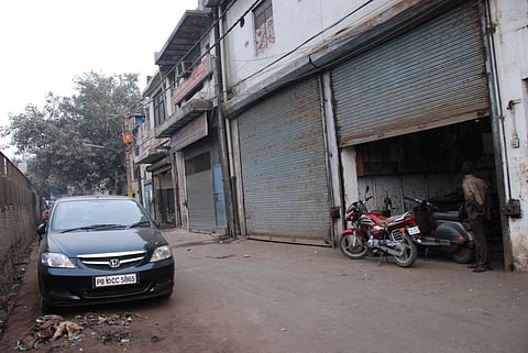 एयर क्वालिटी ट्रैकर: प्रदूषण में अव्वल भिवाड़ी, दिल्ली में भी 300 के करीब पहुंचा एक्यूआई