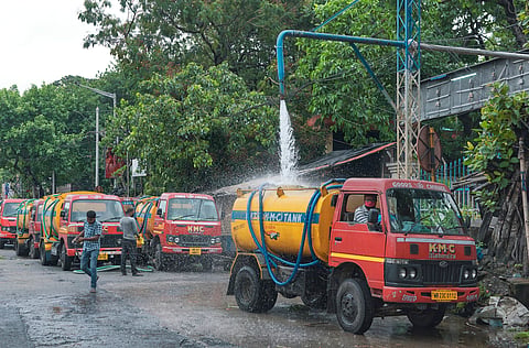 Tanker economy revealed: In hydrologically rich Kolkata, the poor pay for the rich's water supply