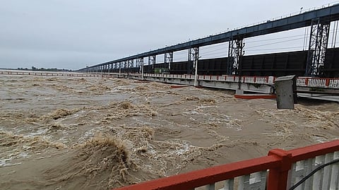 Spectre of floods over Bihar after highest discharge of water from barrages on Kosi, Gandak since 1968, 2003 respectively