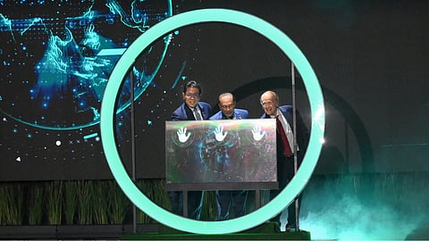 Anwar bin Ibrahim, Prime Minister of Malaysia (centre); Tan Sri Tengku Muhammad Taufik, President and Group CEO of PETRONAS and Chairman of Energy Asia (left); and Daniel Yergin, Vice Chairman, S&P Global and Founder, CERAWeek (right), launching Energy Asia 2025.