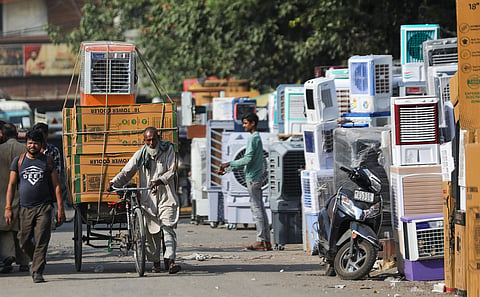 Delhi cools itself as summer picks up