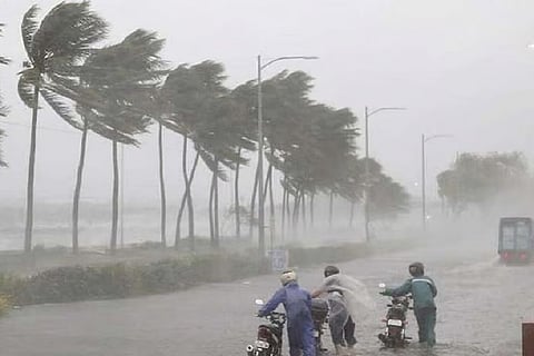 Daily weather tracker: Heavy to extremely heavy rains, lightning and strong winds trigger alerts across several states