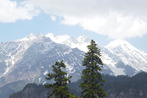 रिपोर्ट में कहा गया है कि इस साल बर्फबारी का स्थायित्व (सामान्य से 18.5 प्रतिशत कम) पिछले 22 वर्षों में दूसरा सबसे कम है, जो 2018 में दर्ज 19 प्रतिशत के न्यूनतम रिकॉर्ड से थोड़ा पीछे है। 