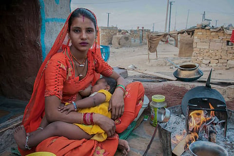 स्तनपान कराने वाली माताओं को स्तन कैंसर, डिम्बग्रंथि के कैंसर, स्ट्रोक, हृदय रोग, मधुमेह और प्रसवोत्तर अवसाद सहित कई बीमारियों के होने के खतरे कम होते हैं। 