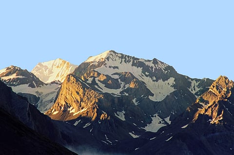 अगस्त के मध्य में ओम पर्वत से बर्फ लगभग गायब हो गई थी । फोटो साभार: आईटीबीपी