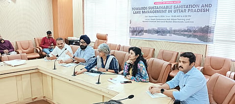 उत्तर प्रदेशके लखनऊ में सेंटर फॉर साइंस एंड एनवायरमेंट और उत्तर प्रदेश के शहरी विकास विभाग ने एक कार्यशाला का आयोजन किया। फोटो: सीएसई