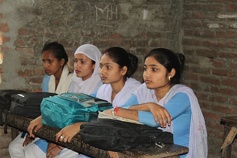 गरीब देशों में लगभग 90 प्रतिशत किशोर लड़कियां और युवा महिलाएं इंटरनेट का उपयोग नहीं करती हैं, जबकि उनके पुरुष साथियों के ऑनलाइन होने की संभावना दोगुनी है।