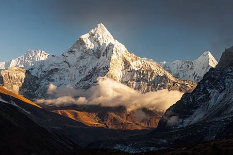 अत्यधिक ऊंचाई वाले पर्वतों में बदलाव बारिश के पैटर्न में बदलाव के बजाय बढ़ते तापमान के कारण होते हैं, जो क्षेत्र में जल भंडारण और पारिस्थितिकी तंत्र की स्थिरता पर भयंकर तरीके से प्रभाव डालते हैं।