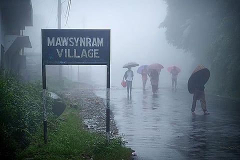 आज, 30 मई, 2025 को मेघालय के अलग-अलग हिस्सों में भयंकर बारिश होने की चेतावनी जारी की गई है, यहां 300 मिमी से अधिक बारिश होने का अंदेशा जताया गया है।