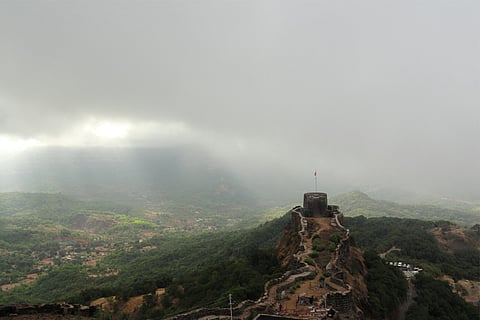 आज, 24 जुलाई, 2025 को तटीय कर्नाटक, कोंकण और गोवा तथा मध्य महाराष्ट्र में 204.5 मिमी से अधिक बरस सकते हैं बादल। 