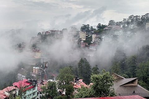 उत्तर भारत के दो और पहाड़ी राज्यों में से एक हिमाचल प्रदेश में सामान्य की अपेक्षा आठ फीसदी अधिक बारिश, वहीं, जम्मू और कश्मीर में 10 फीसदी की गिरावट रिकॉर्ड की गई है। 