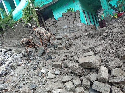 थराली कस्बे में डेढ़ से दो फुट तक मलबा जमा हो गया है। फोटो, डीआईपीआर उत्तराखंड