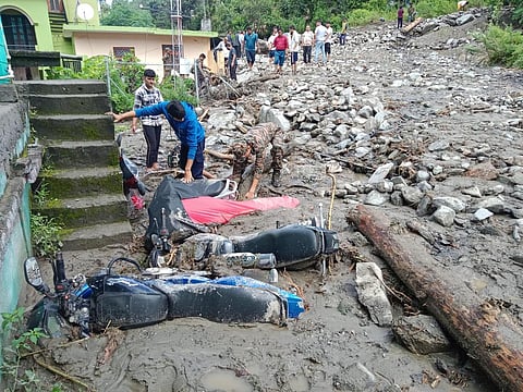 उत्तराखंड के चमोली जिले के थराली कस्बे में 22-23 अगस्त की रात को आई आपदा के बाद बचाव व राहत कार्य चल रहाहै। फोटो- X@suryacommand
 