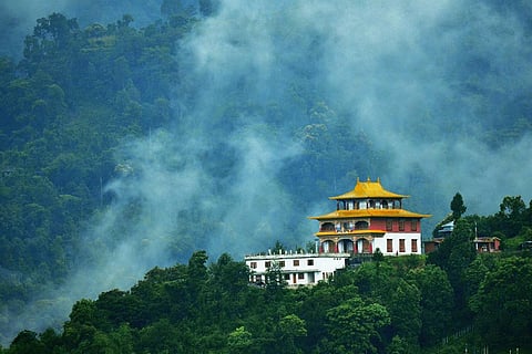 उप-हिमालयी पश्चिम बंगाल और सिक्किम में भयंकर बारिश का अंदेशा,  204.5 मिमी से अधिक बरस सकते हैं बादल, बारिश के लिए रेड अलर्ट जारी।  