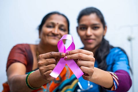 भारत दुनिया का पहला देश है जिसने आधिकारिक रूप से राष्ट्रीय स्तर पर कैंसर जागरूकता दिवस को मान्यता दी है। 
