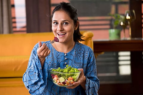 प्रोटीन-समृद्ध आहार, खासकर  केसीन और गेहूं का ग्लूटेन, कॉलरा बैक्टीरिया की आंत में उपस्थिति और वृद्धि को काफी कम करता है।
