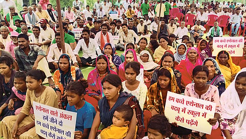 छत्तीसगढ़ के बमेतरा जिले के राकां गांव में स्थापित हो रहे एथेनाल संयंत्र के खिलाफ पिछले चार सालों से ग्रामीण आंदोलनरत