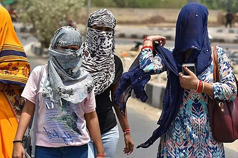 दिल्ली, विदर्भ, हरियाणा, पूर्वी उत्तर प्रदेश और मध्य प्रदेश में भीषण लू या हीटवेव को लेकर मौसम विभाग ने चेतावनी जारी की।