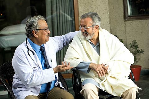 दुनिया भर में लगभग 25% और अमीर देशों में 33% डॉक्टर 55 वर्ष से अधिक उम्र के, जल्द होंगे सेवानिवृत्त।