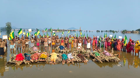 चिता आंदोलन को आज दसवा दिन है। फोटो: अमित भटनागर