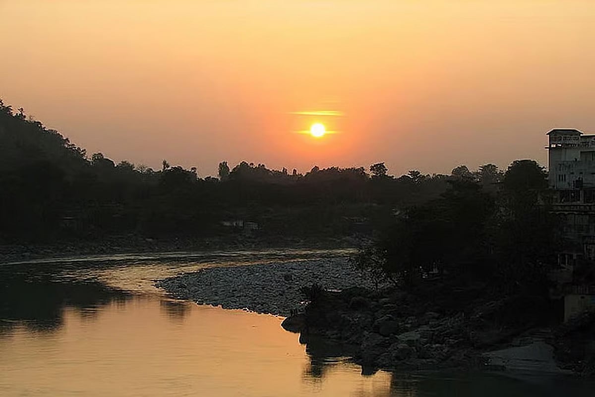 Mercury crosses 40°C in Sri Ganganagar as heavy rain and thunderstorms loom over several states; IMD issues orange alert for eastern Madhya Pradesh