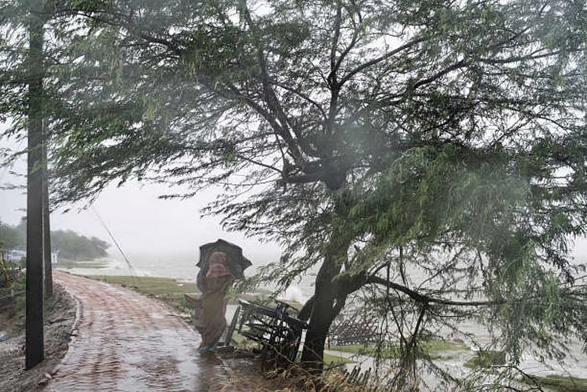 Daily weather tracker: Cyclone Arnab intensifies over Bay of Bengal, may hit Andhra Pradesh on October 28
