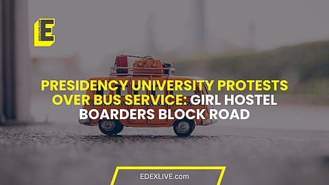 The blockade severely hit traffic with vehicles bound for Hatibagan and Howrah stuck at the crossing for nearly 30 minutes.
