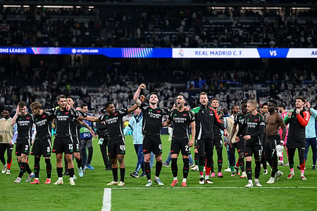 Marli Salmon makes his Champions League debut for Arsenal at 16