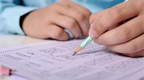 To support candidate preparation, IBPS has released illustrative sample questions spanning all three examination sections.