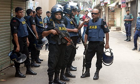 Bangladesh anti-drug operation leaves journalists, students injured