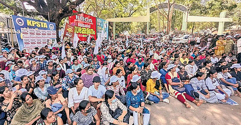 Kerala HC directs nurses association to call off strike