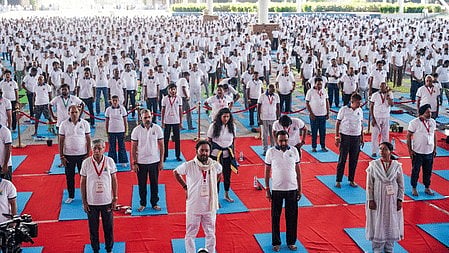 Bhujangasana by 6,000 people sets Asian record before Yoga Day