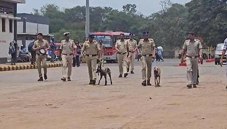 Pre-University College girl stabbed at bus stand in K'taka