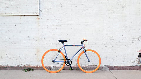 Cycling advocate promotes bycicles as cost-saving commute option