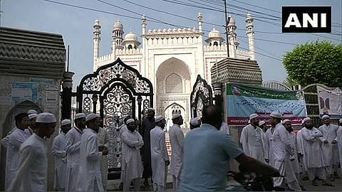 Darul Uloom Deoband warns students against smartphone use