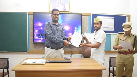 Gujarat: CID Crime and Prisons DGP visits Lajpore Central Jail in Surat, awards certificates to inmate toppers