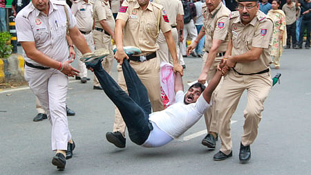NEET protest: Delhi Police directs cops to wear uniform on Jantar Mantar duty