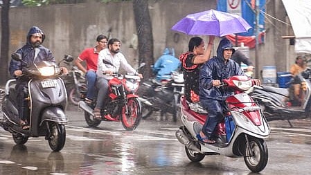 Heavy rain disrupts normal life in South Gujarat, schools closed