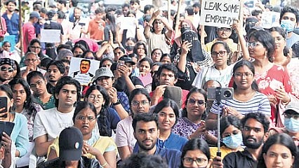 Left student unions organise bandh in Telangana over NEET issue