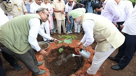 Delhi L-G TS Sandhu leads students in plantation drive on Kamla Nehru Ridge