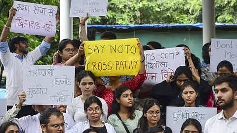 Resident doctors in 32 Maharashtra hospitals on indefinite strike against homoeopaths prescribing modern medicine