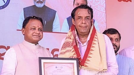 Odisha CM urges students to focus on studies, avoid social media distractions