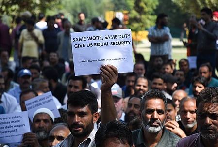 Casual and daily wage workers protest in J&K