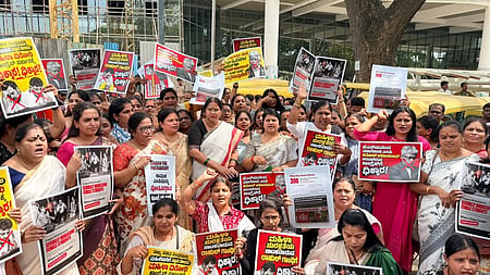 K’taka: BJP Mahila Morcha stages protest, demands resignation of MP accused of sexual harassment (Photo: IANS)