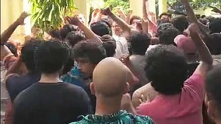 Naseeruddin Shah, filmmaker Payal Kapadia stand in solidarity with agitating SRFTI students