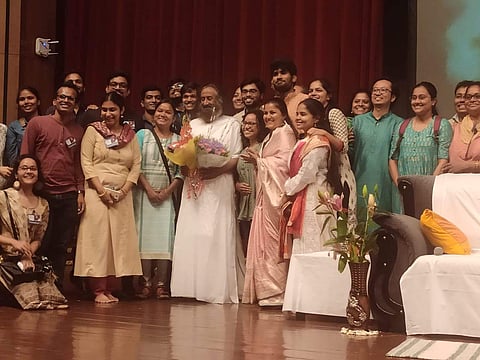 The Art of Living Guru with the students (Pic: Rashmi Patil)